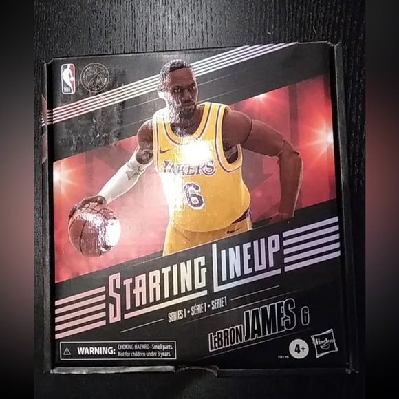 LeBron James 6.5" #6 Starting Lineup Series 1 SEALED Los Angeles Lakers + Card - Picture 2 of 2